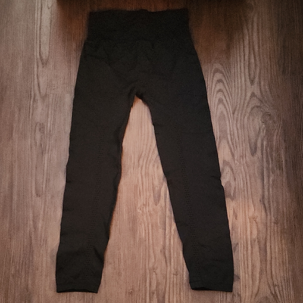 NEW Free People Movement Black Ribbed High Waisted Leggings Fits Like A sz Small